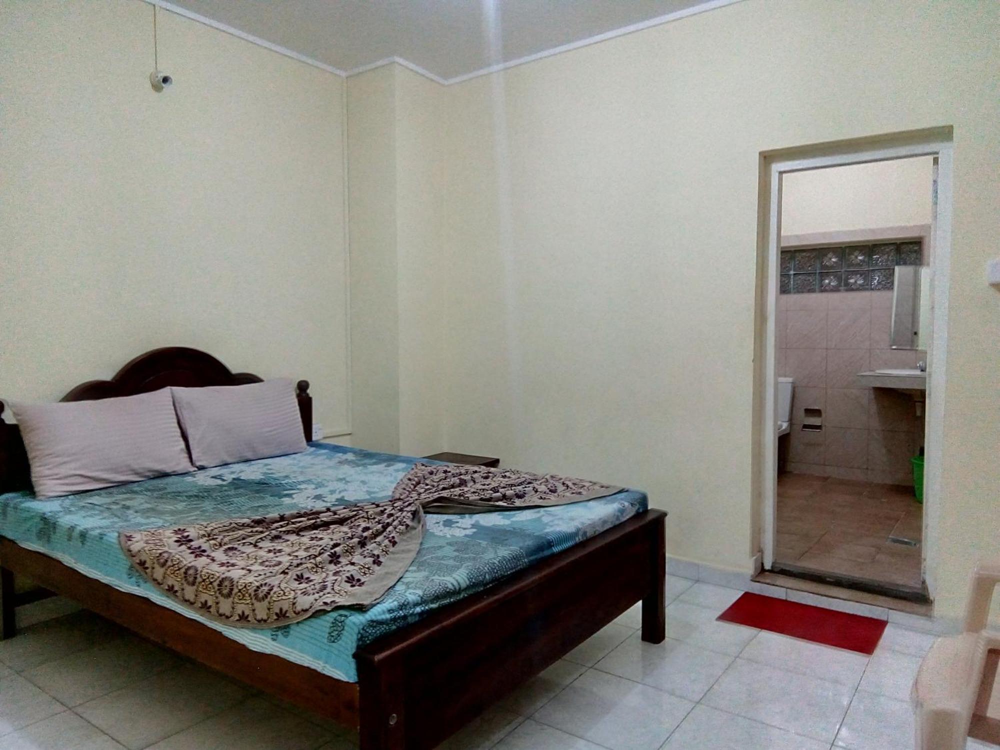 Sri Krishna Bhavan Hotel Хаттон Номер фото