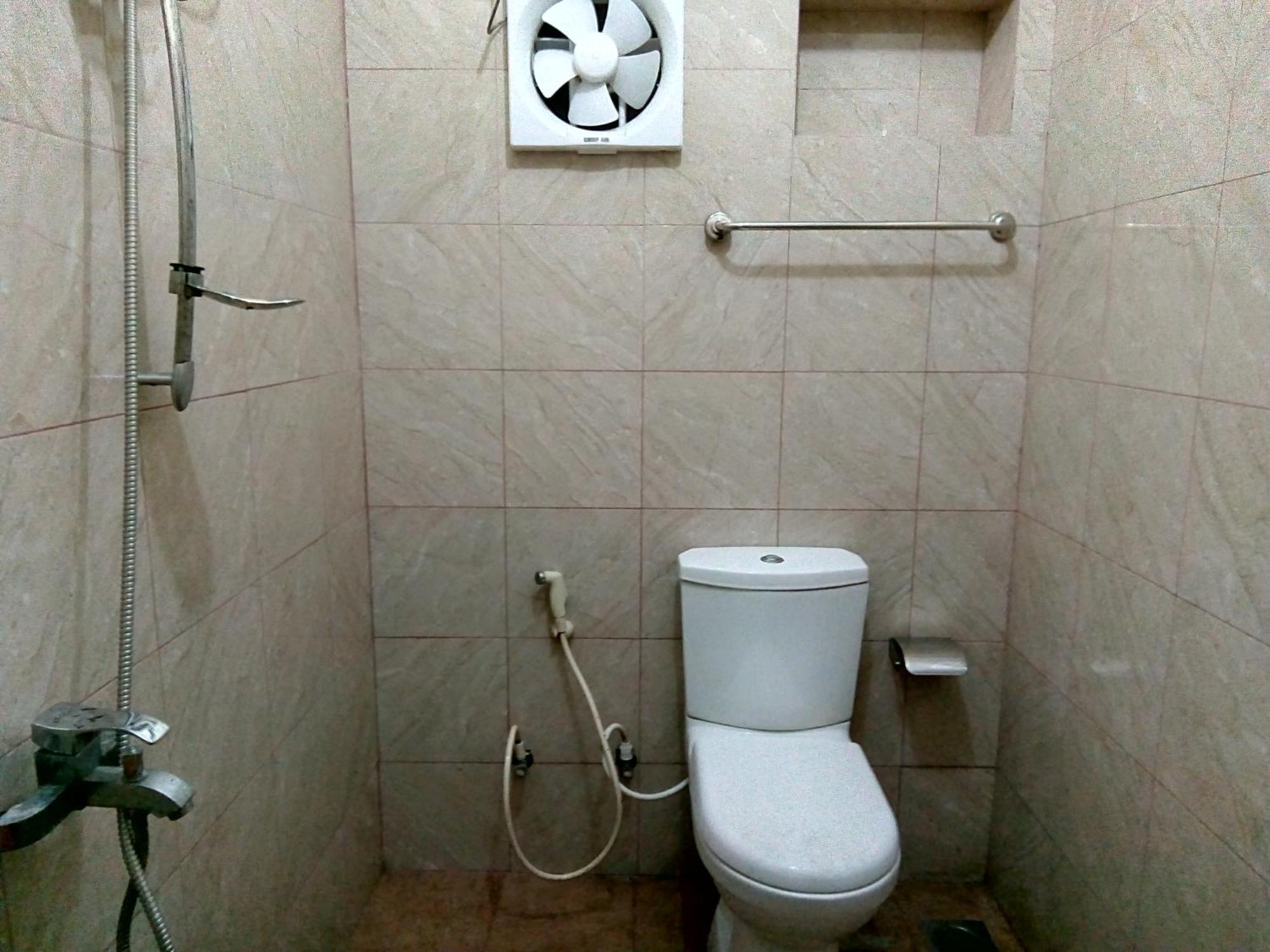 Sri Krishna Bhavan Hotel Хаттон Номер фото