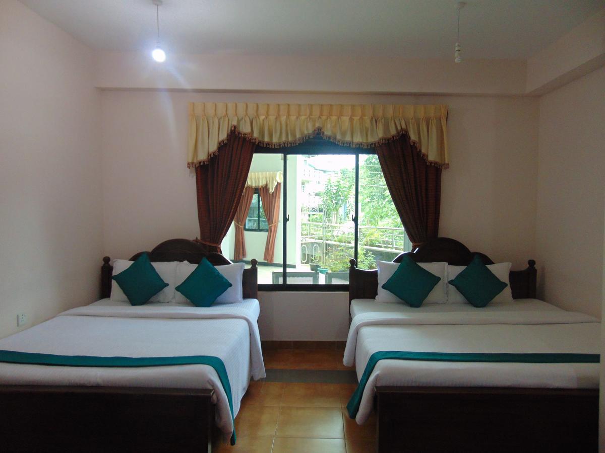 Sri Krishna Bhavan Hotel Хаттон Экстерьер фото