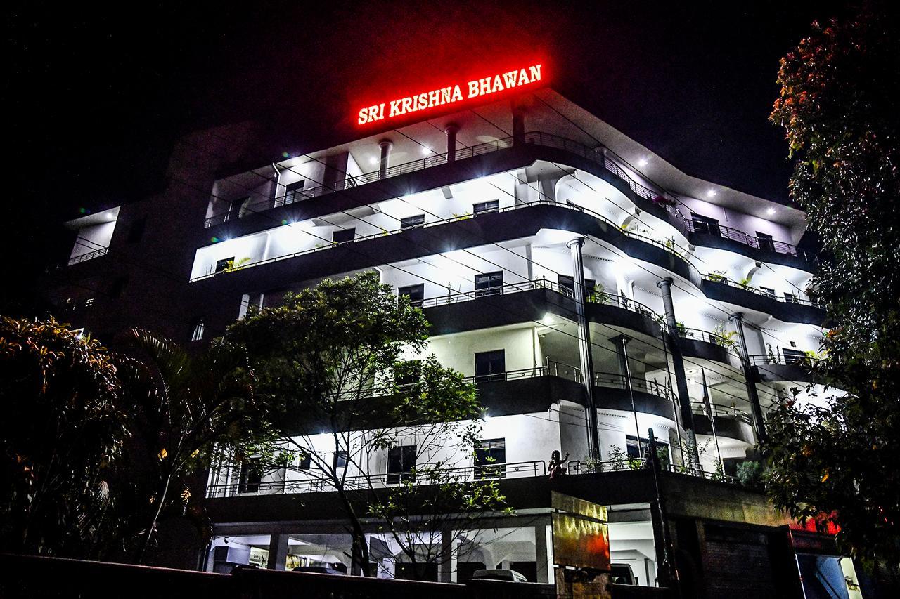 Sri Krishna Bhavan Hotel Хаттон Экстерьер фото