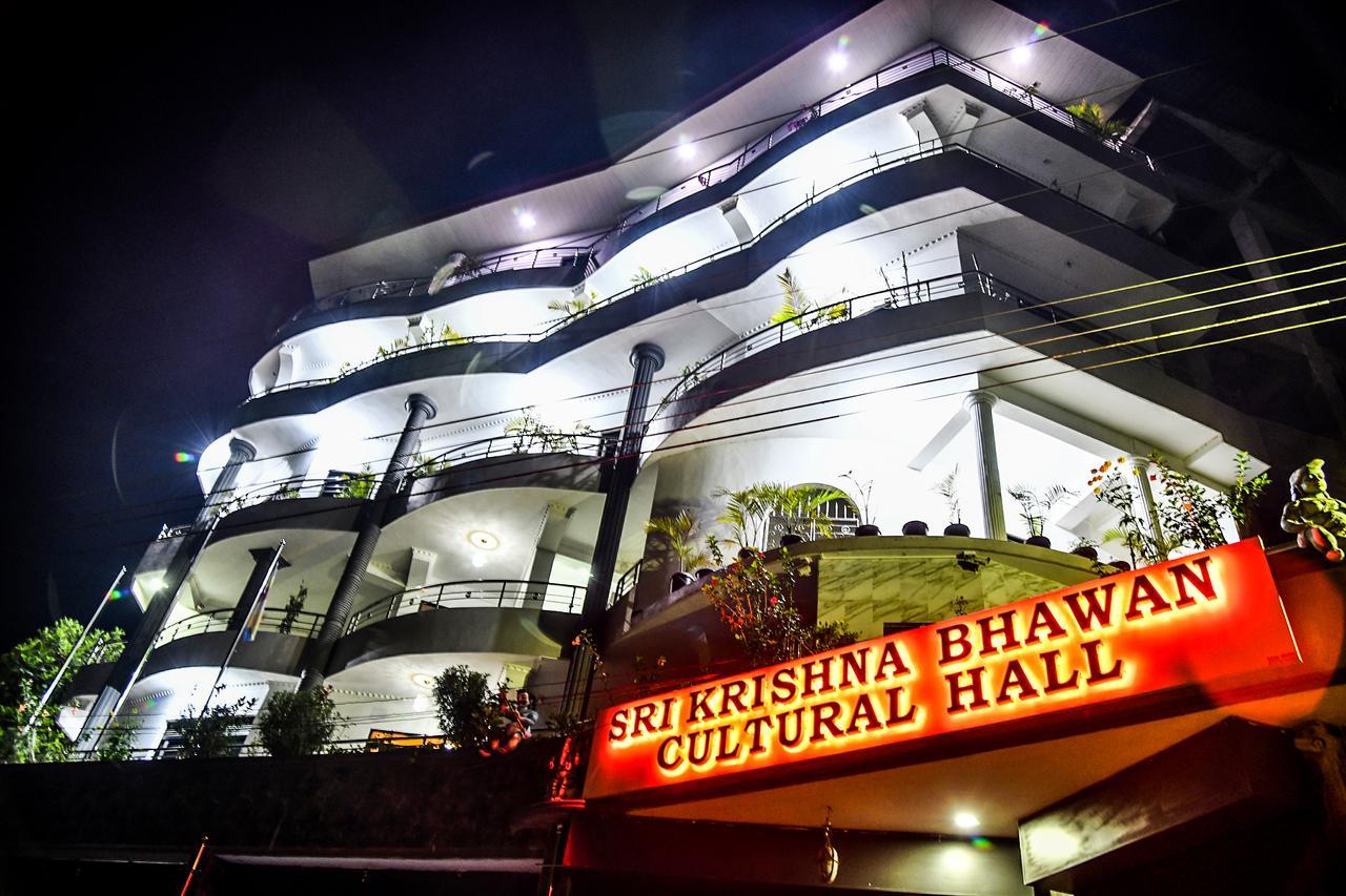 Sri Krishna Bhavan Hotel Хаттон Экстерьер фото