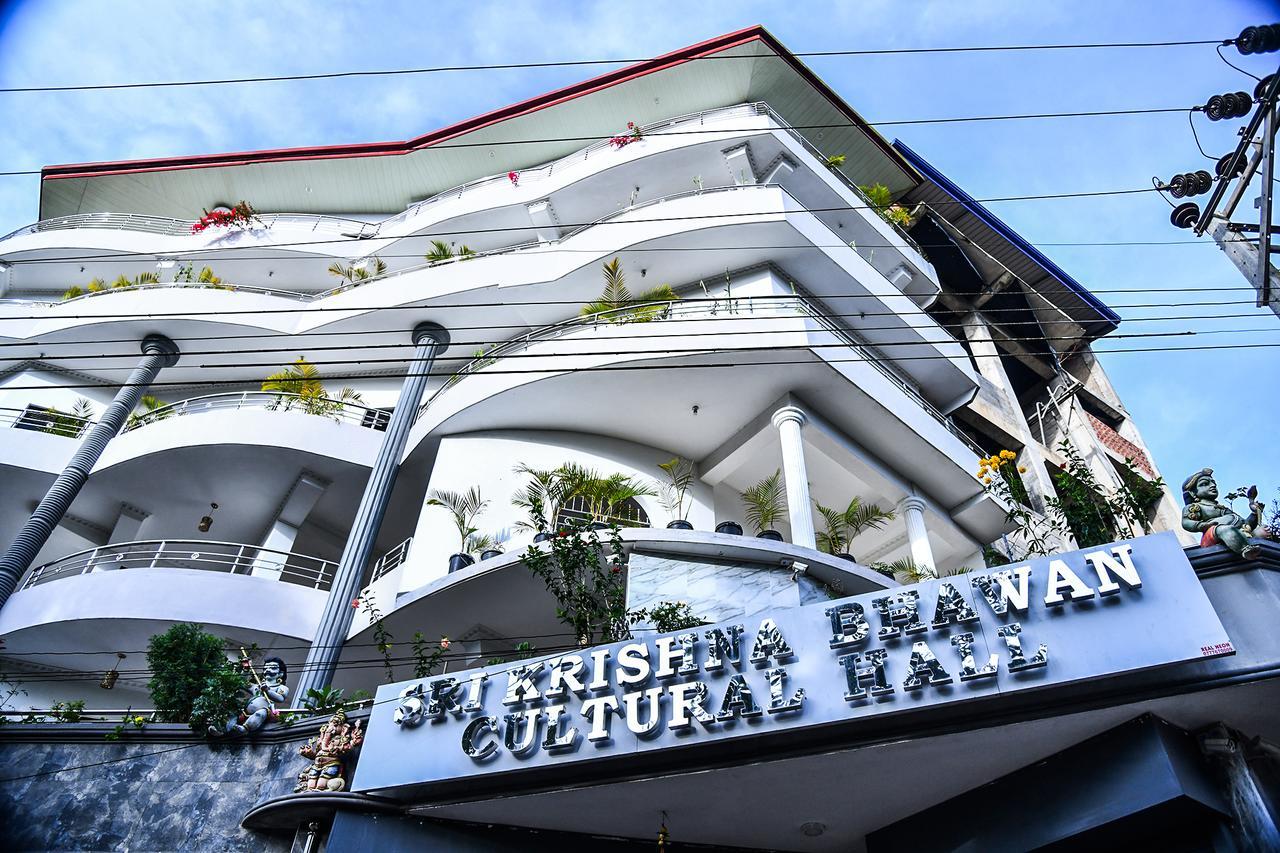 Sri Krishna Bhavan Hotel Хаттон Экстерьер фото