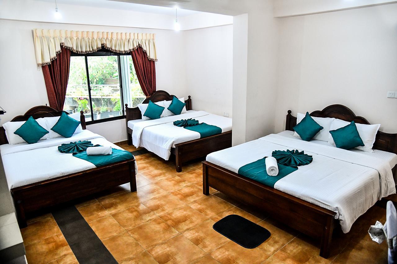 Sri Krishna Bhavan Hotel Хаттон Экстерьер фото